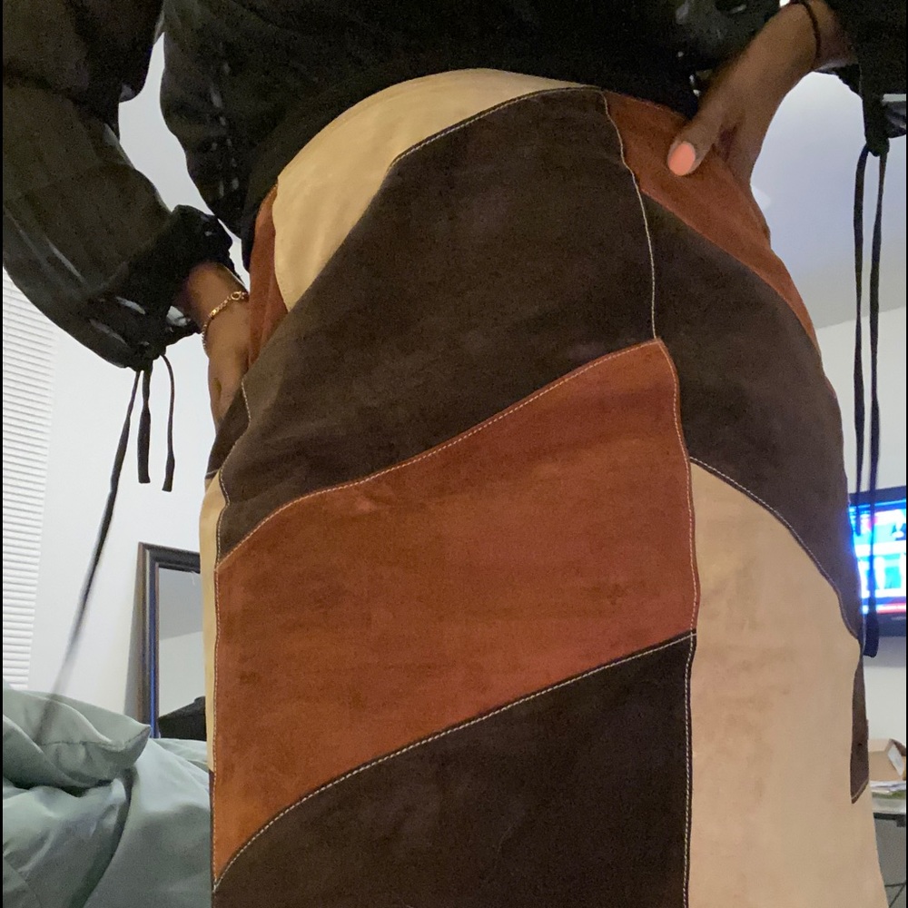 100% leather pencil skirt.